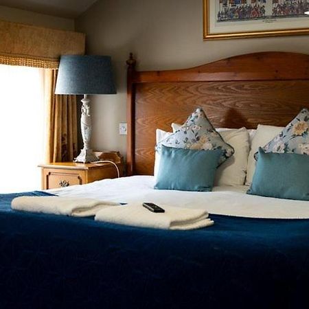 The Atherstone Red Lion Hotel Екстериор снимка