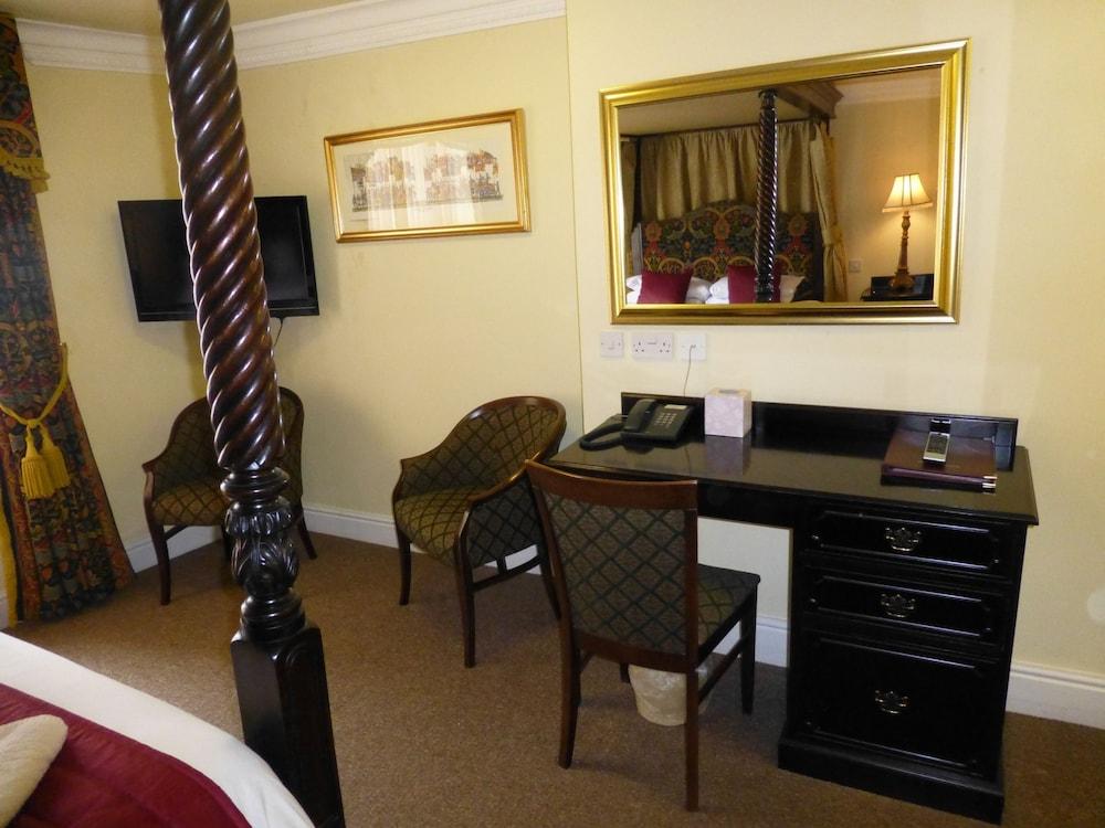 The Atherstone Red Lion Hotel Екстериор снимка