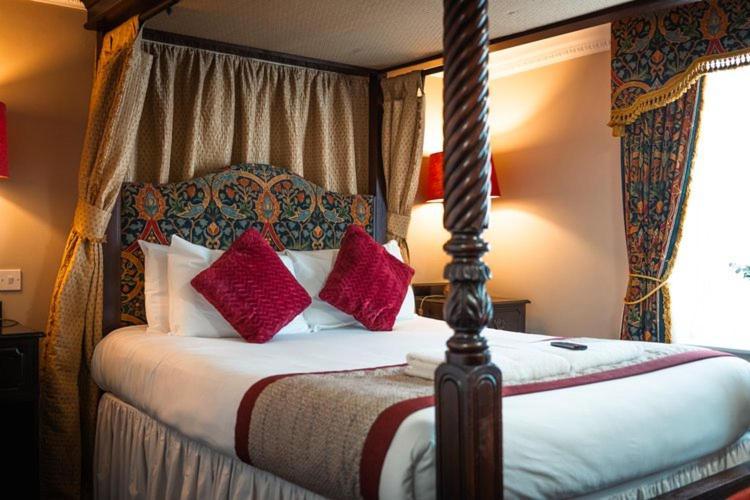 The Atherstone Red Lion Hotel Екстериор снимка