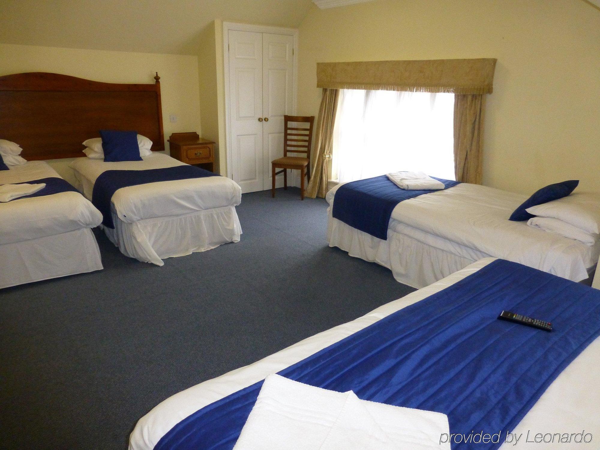 The Atherstone Red Lion Hotel Екстериор снимка