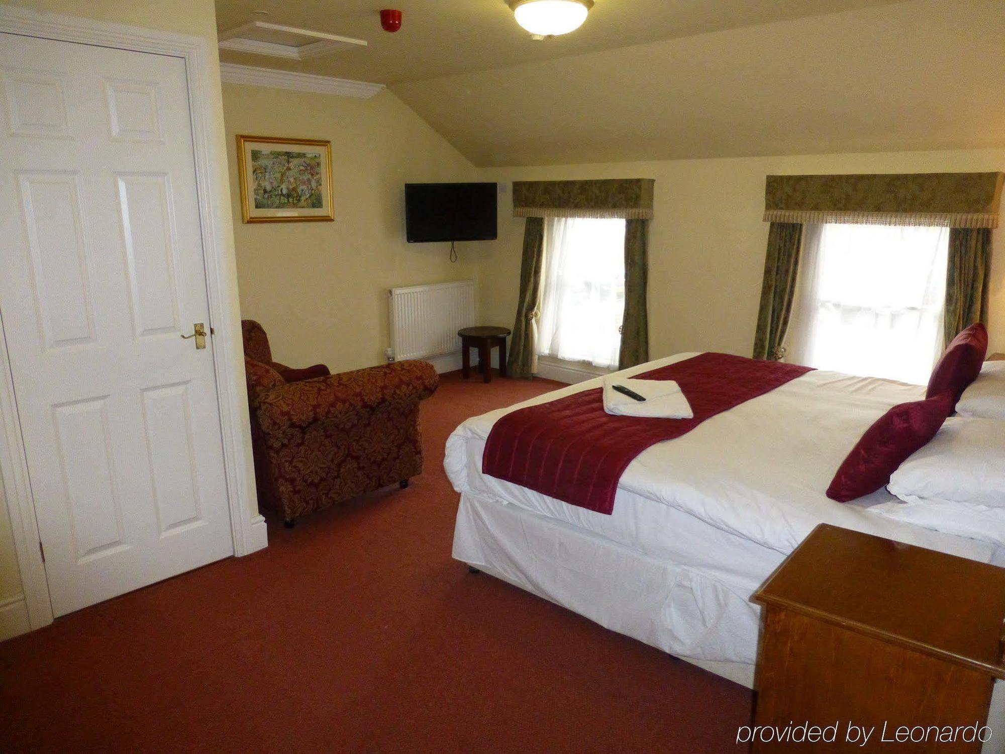 The Atherstone Red Lion Hotel Екстериор снимка