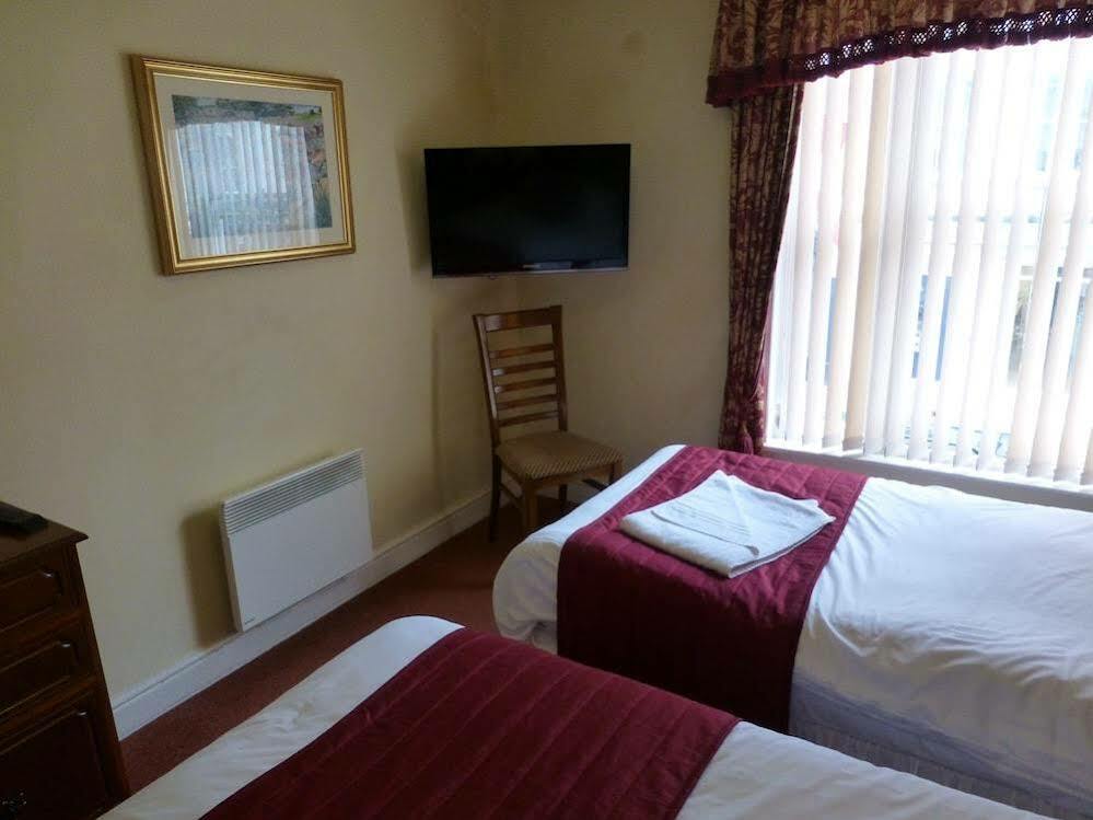 The Atherstone Red Lion Hotel Екстериор снимка